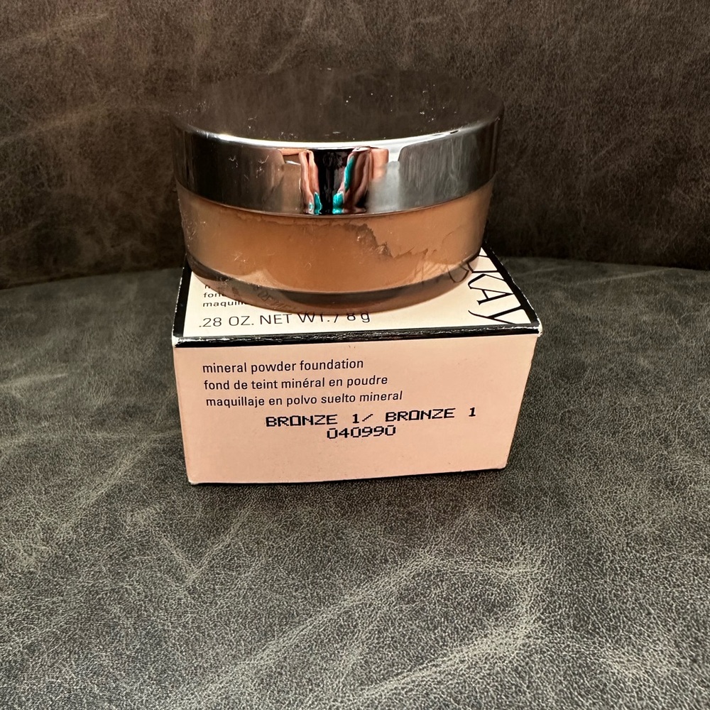 Mary Kay Mineral Powder Foundation in Bronze